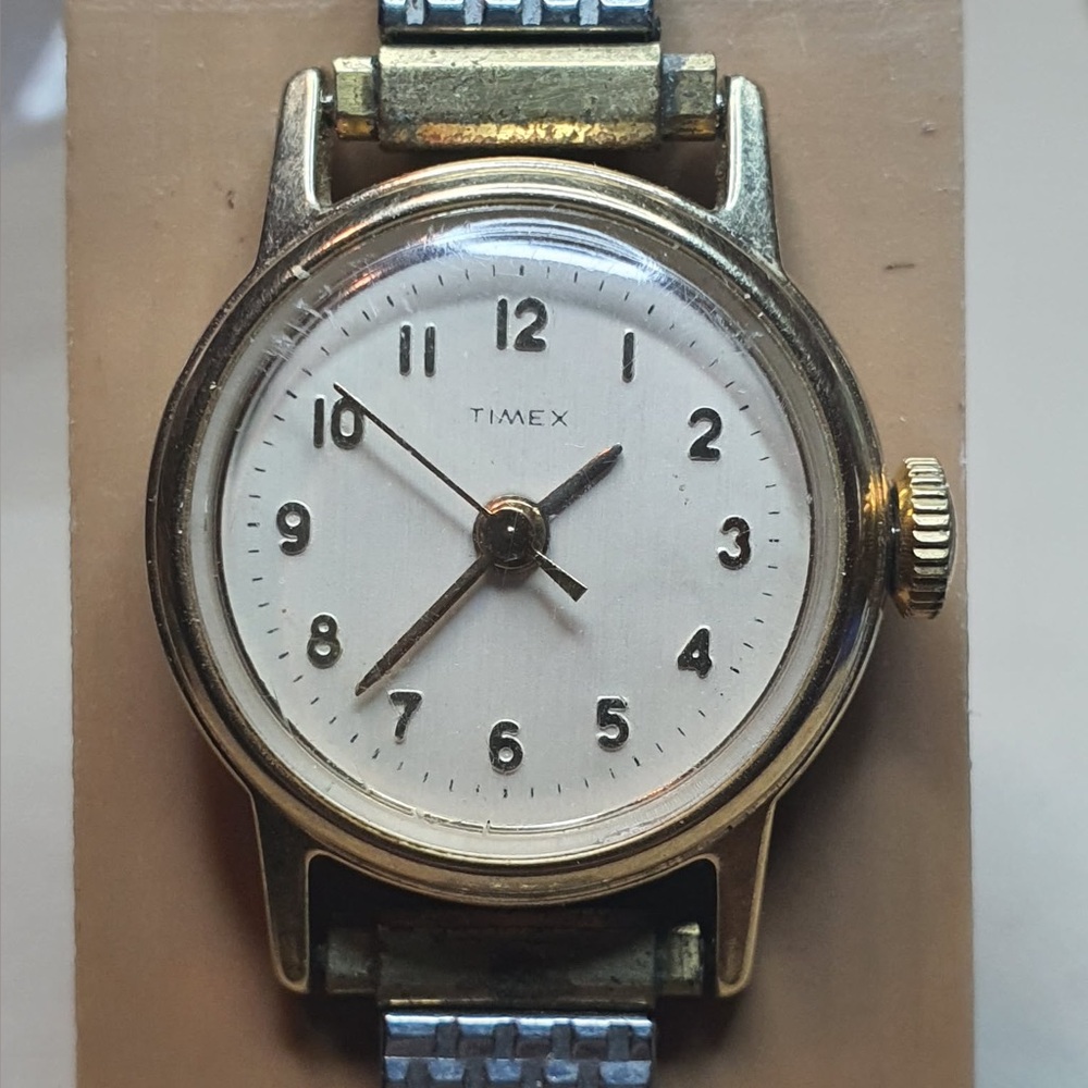 🦋10/$20🦋 Vtg Timex Goldtone/Tan Stainless Steel Wind-Up Women's Watch